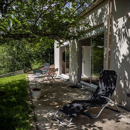 La Maison Sous Le Noyer Apartman Montessut Kültér fotó