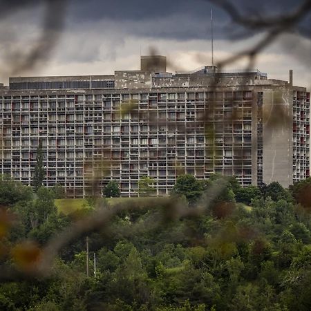 La Maison Sous Le Noyer Apartman Montessut Kültér fotó